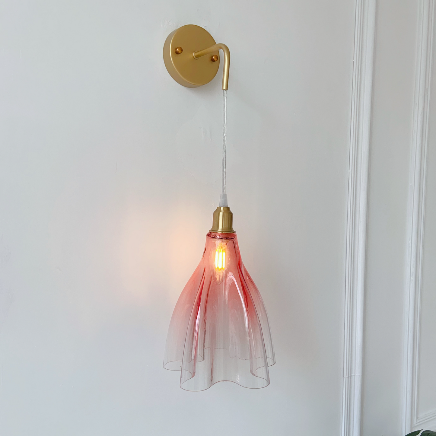 Handmade pink ruffled glass wall sconce vintage art deco brass wall light for bedroom